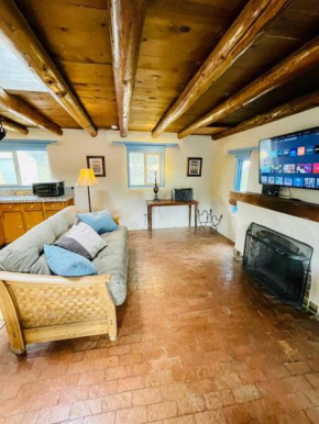 Casita Azul, Historic and Cozy Santa Fe Adobe